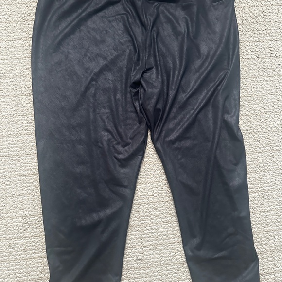 COPY - NWT Plus Size Womens Liquid (leather look) Shine High Waisted Black Legg… - Picture 4 of 6